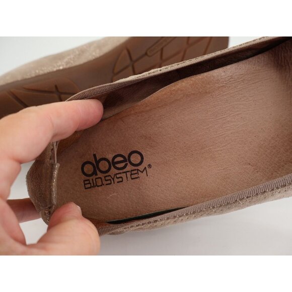 Abeo Tia Bio System Sz 10 N Women Gold Smooth Fabric Slip On Ballet Flat Shoes - Picture 10 of 12
